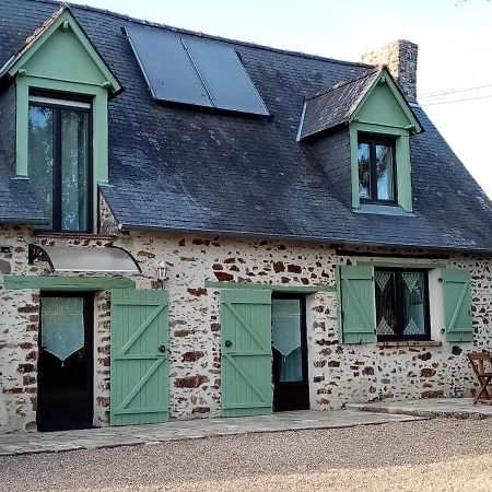 Chambre D Hote La Roussiere Saint-Ouen-Des-Toits Exterior photo