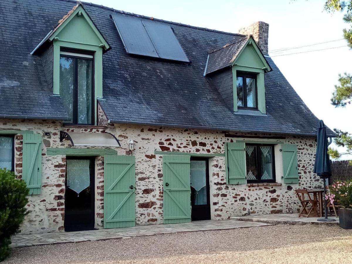 Chambre D Hote La Roussiere Saint-Ouen-Des-Toits Exterior photo